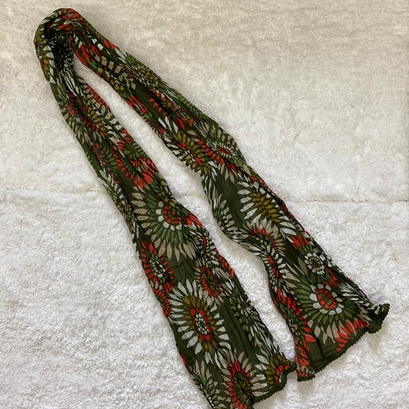 Scarf - Picture 1 of 2